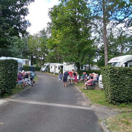Camping Hurongues Pomeys Buitenkant foto