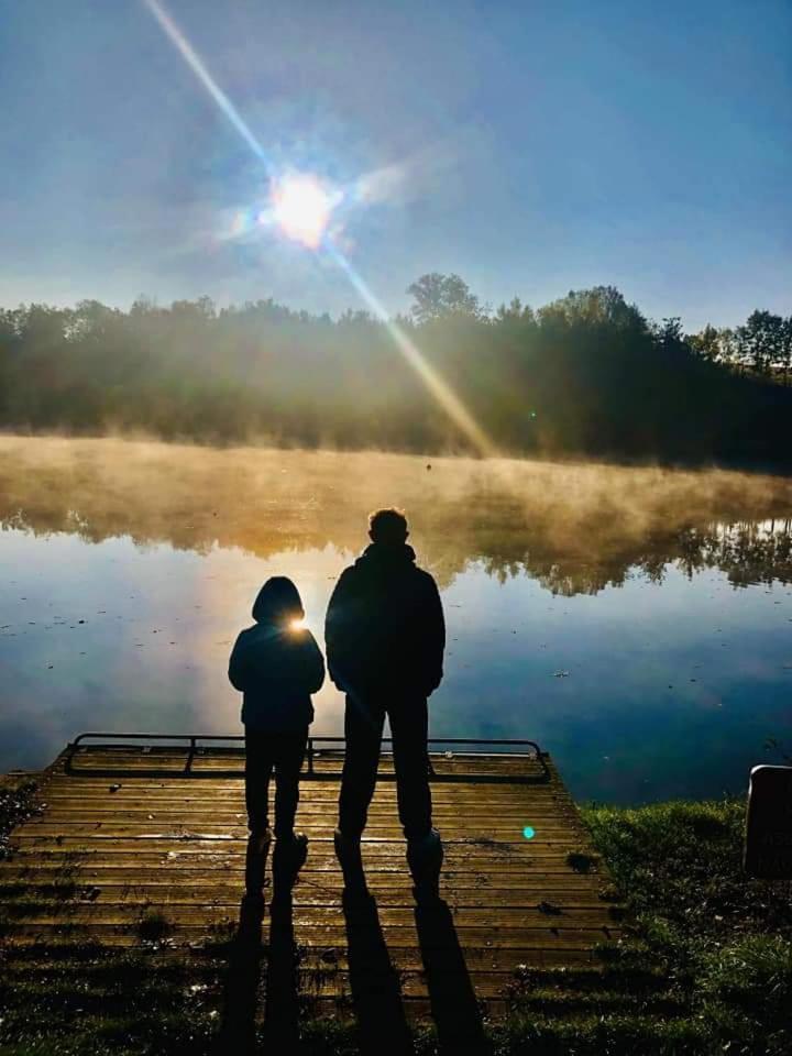 Camping Hurongues Pomeys Buitenkant foto