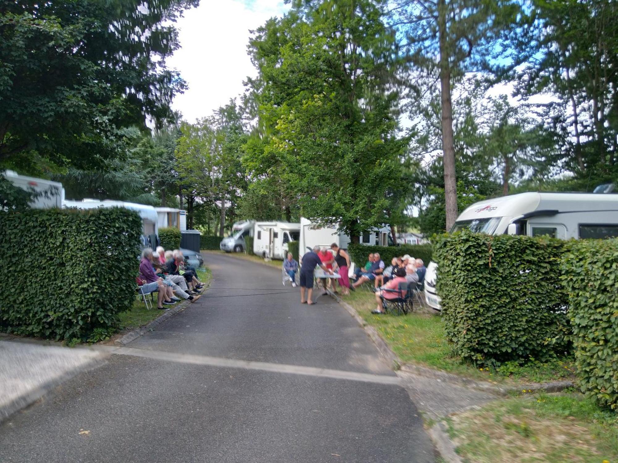 Camping Hurongues Pomeys Buitenkant foto