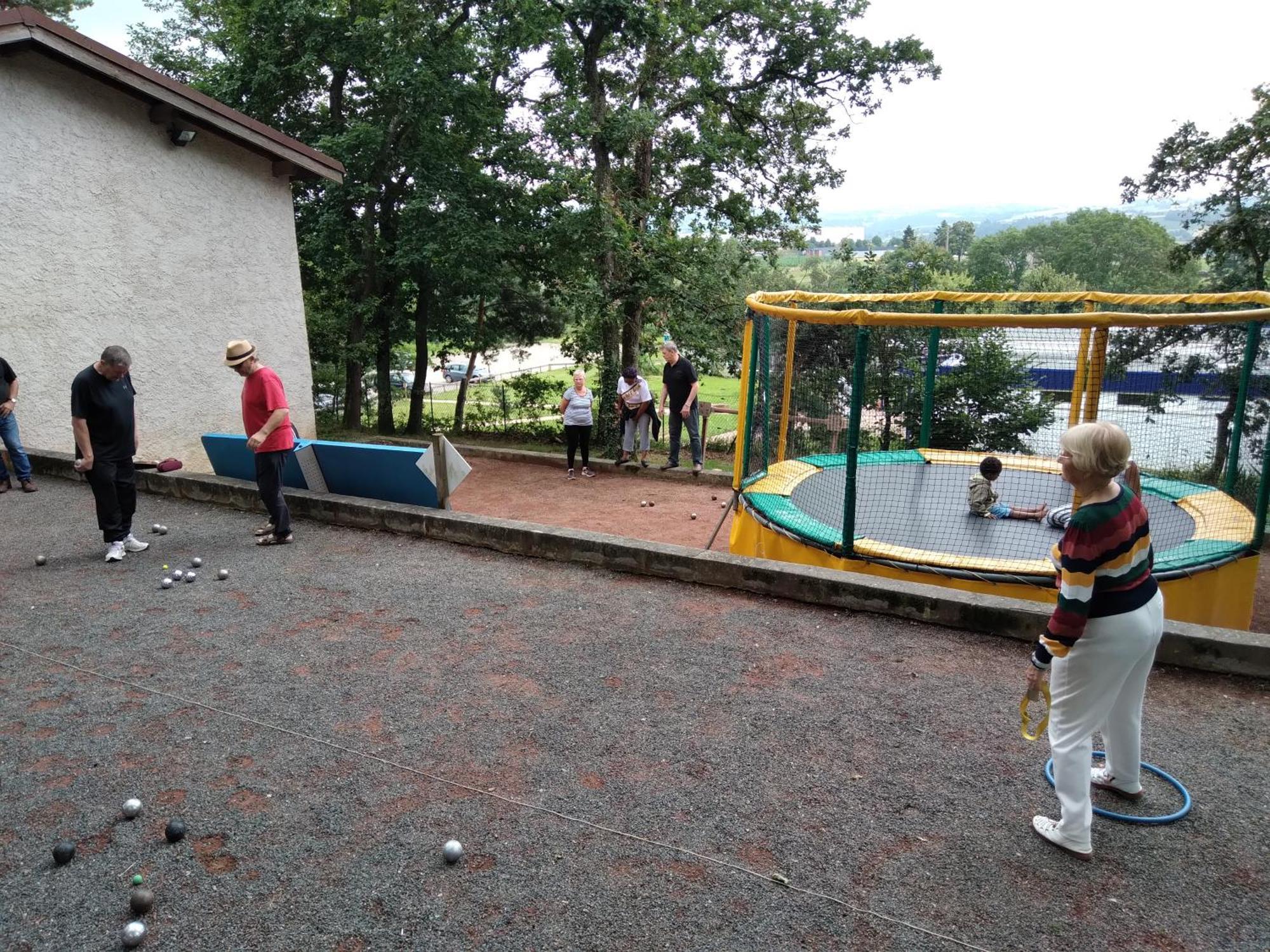 Camping Hurongues Pomeys Buitenkant foto