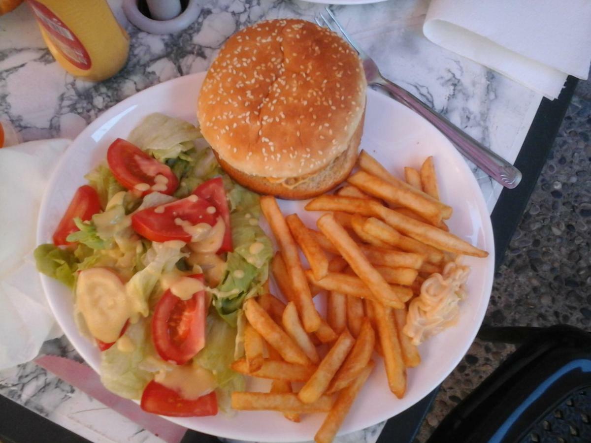 Camping Hurongues Pomeys Buitenkant foto